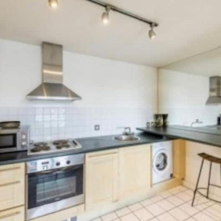 Centrally Located Flat - Battersea Park Road 런던 외부 사진