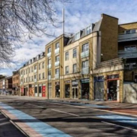 Centrally Located Flat - Battersea Park Road 런던 외부 사진